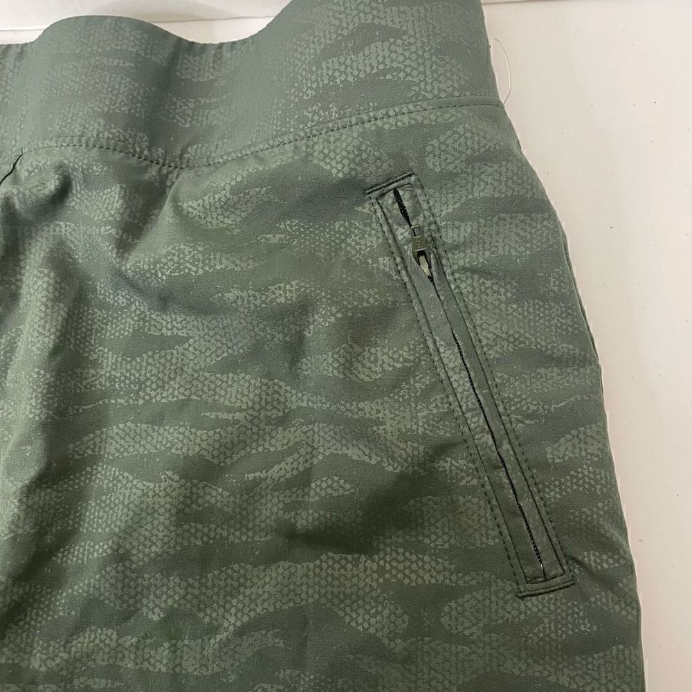 NEW! Orvis| Small | Embossed| Small | Skort - Picture 14 of 16